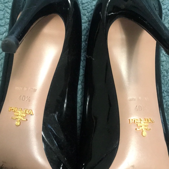 Prada - Picture 3 of 3